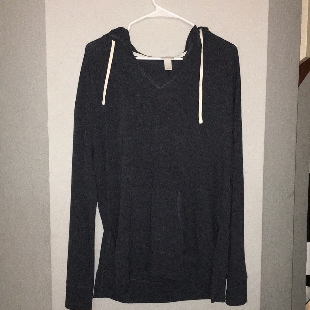 Grey sweatshirt
